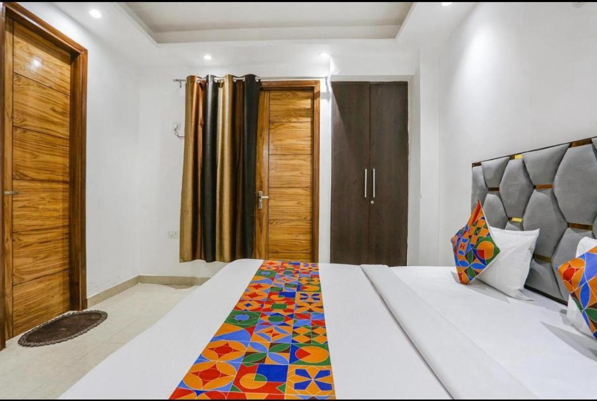Hotel 24By7 New Delhi Eksteriør bilde