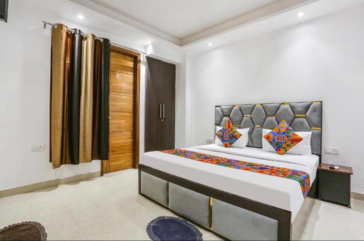 Hotel 24By7 New Delhi Eksteriør bilde